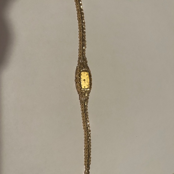 Geneve Classic Quartz 10K Gold ladies Watch - Picture 2 of 12